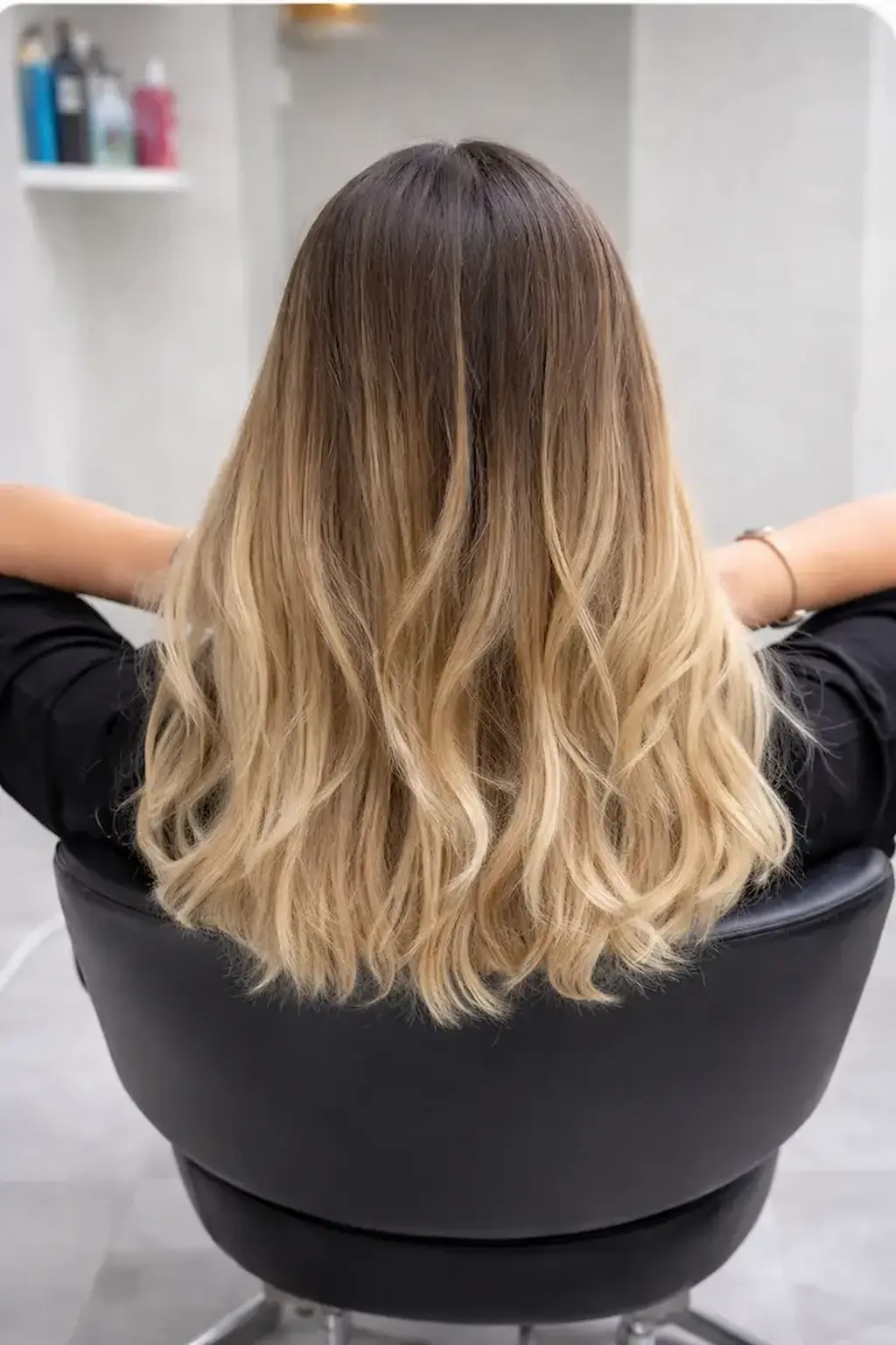 Corte y peinado en peluquería en Palma de Mallorca con ondas suaves