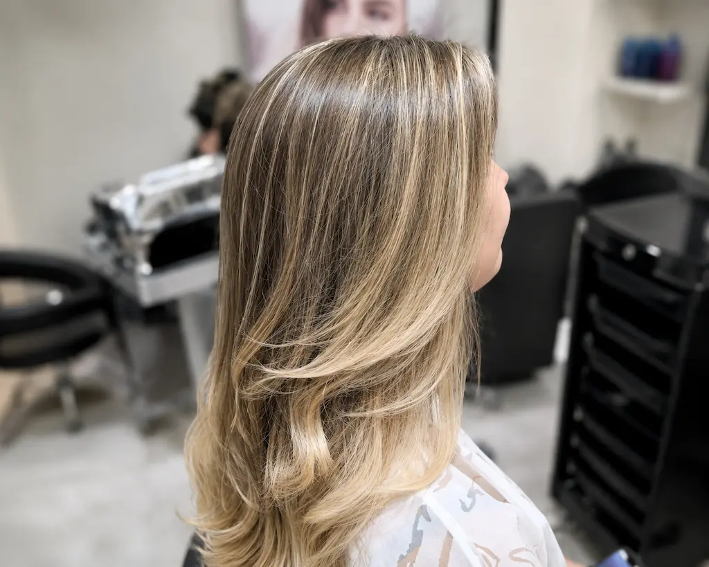 Babylights rubias en Vika Hair & Beauty, peluquería en Palma de Mallorca